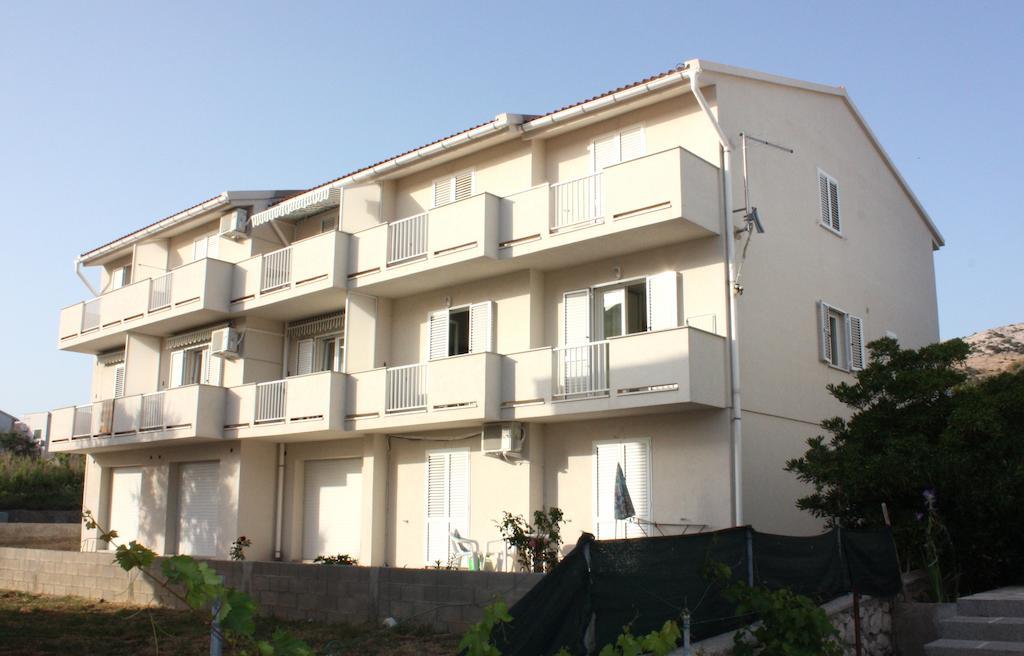 Apartments Miki Паг Екстер'єр фото